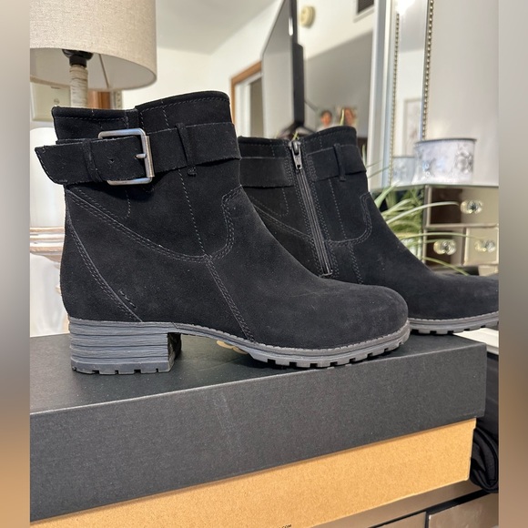 Clarks suede bootie - Picture 3 of 6